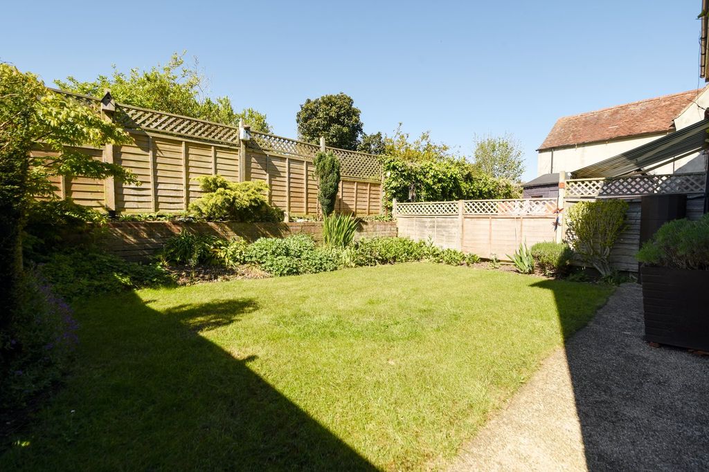 Additional image 3 of 3 bed semi-detached house for saleOld Newtown Road, Newbury RG14