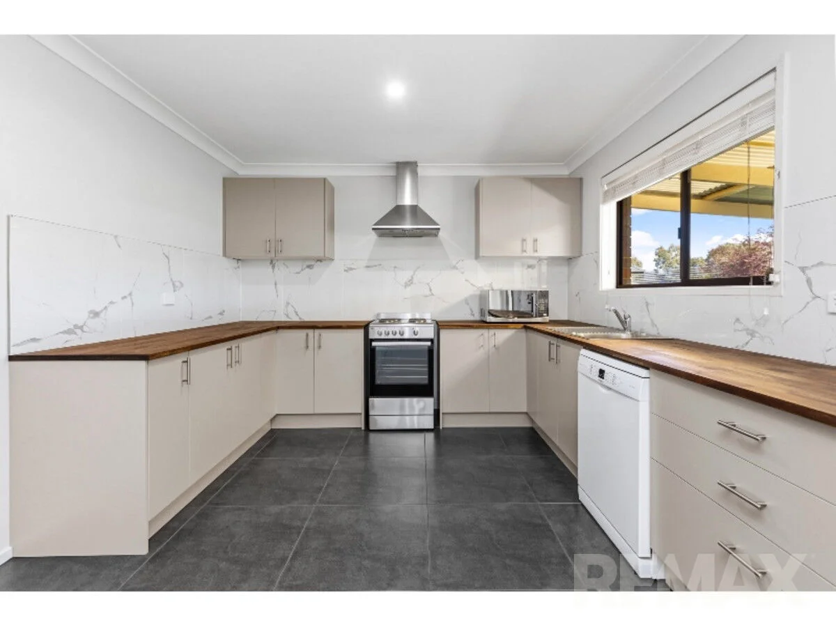 Additional image 3 of 14 Truscott Drive, Ashmont NSW 2650