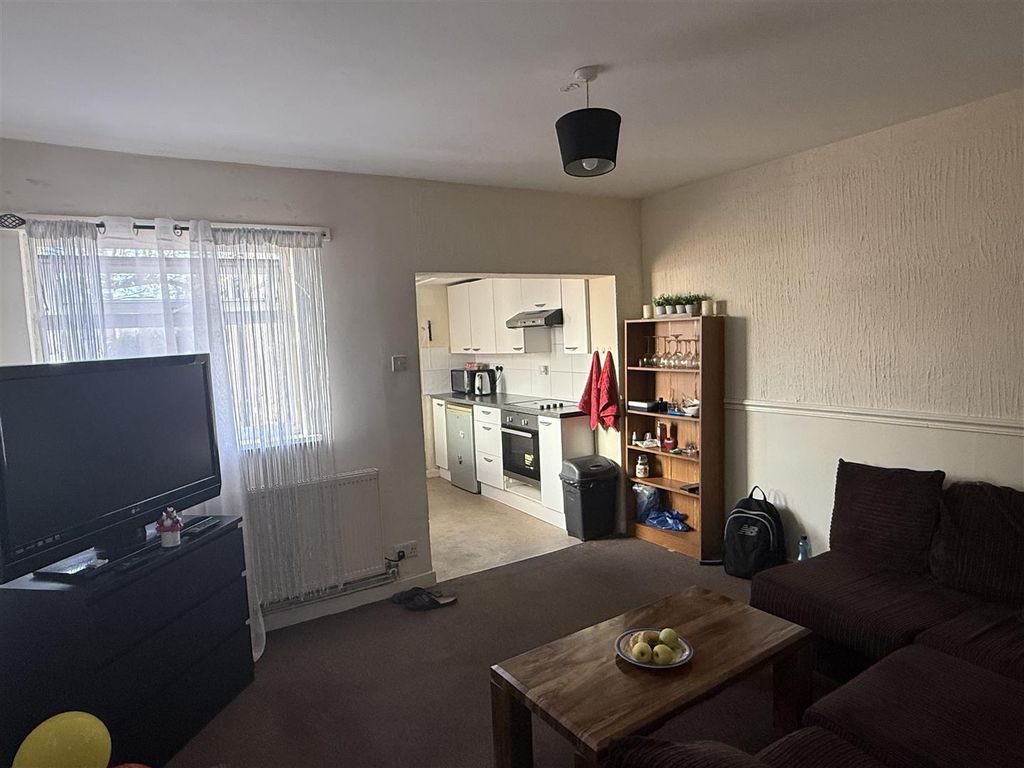 Additional image 3 of 2 bed flat for saleTaverners Road, Peterborough PE1