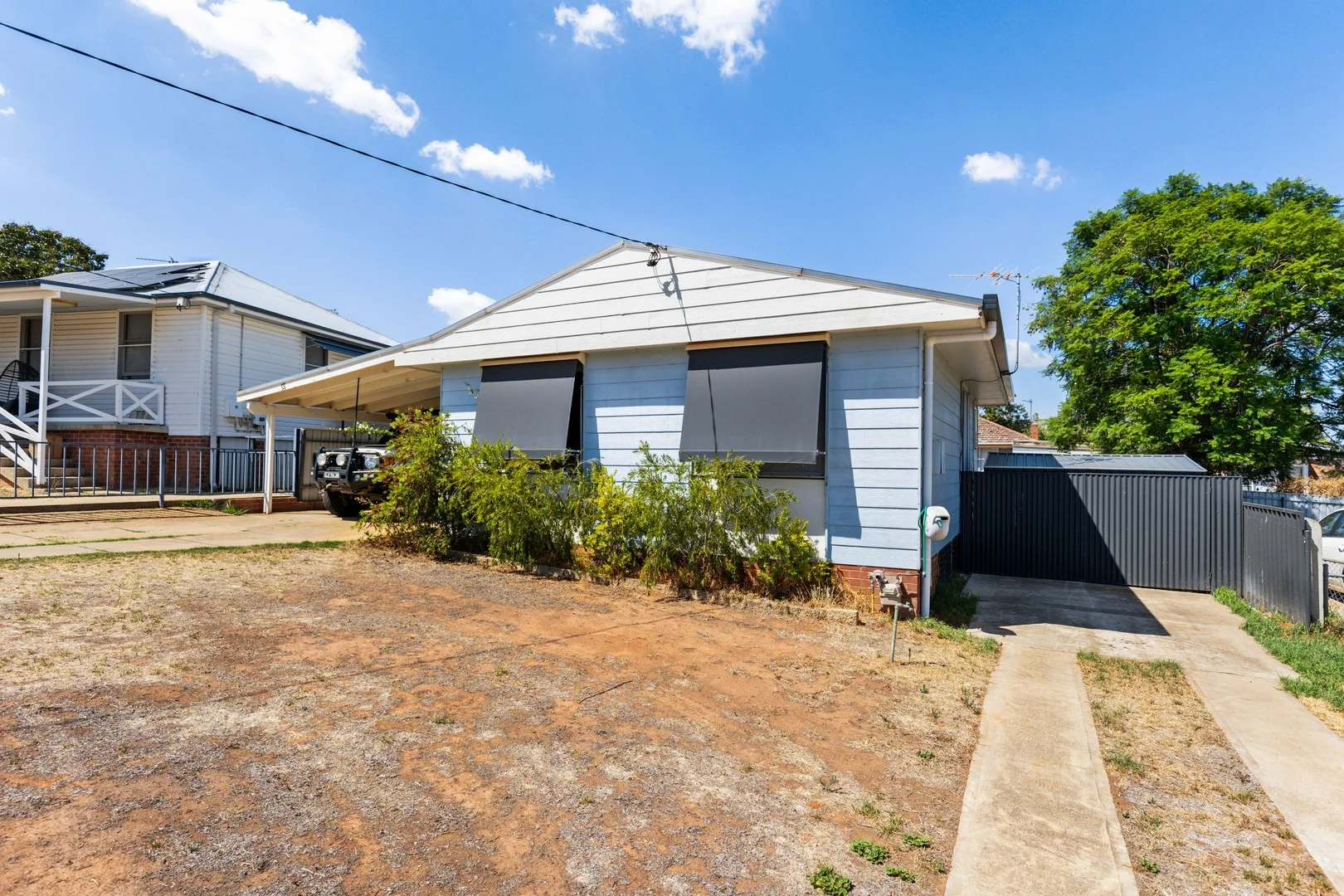 55 Phillip Avenue, Mount Austin NSW 2650