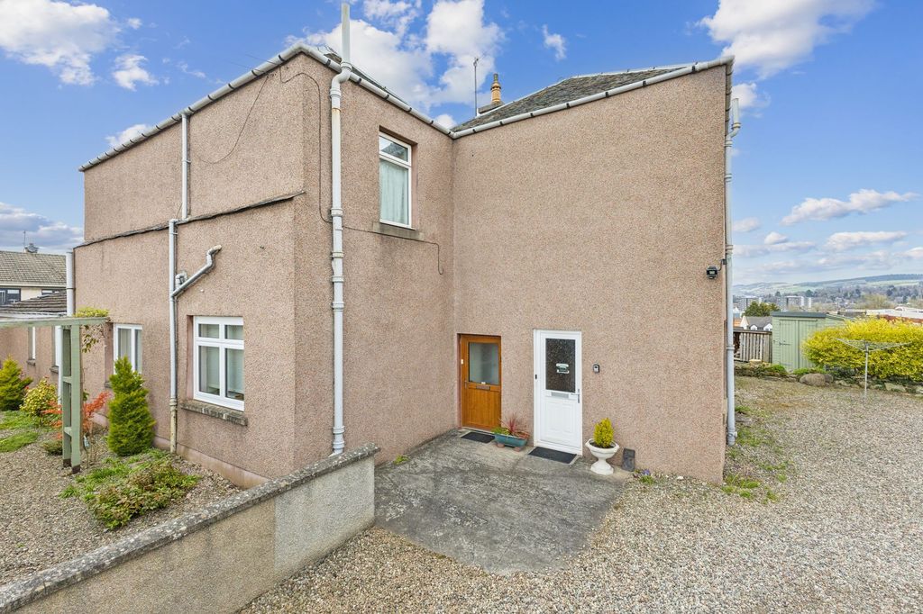 3 bed flat for saleGlasgow Road, Tullylumb House PH2