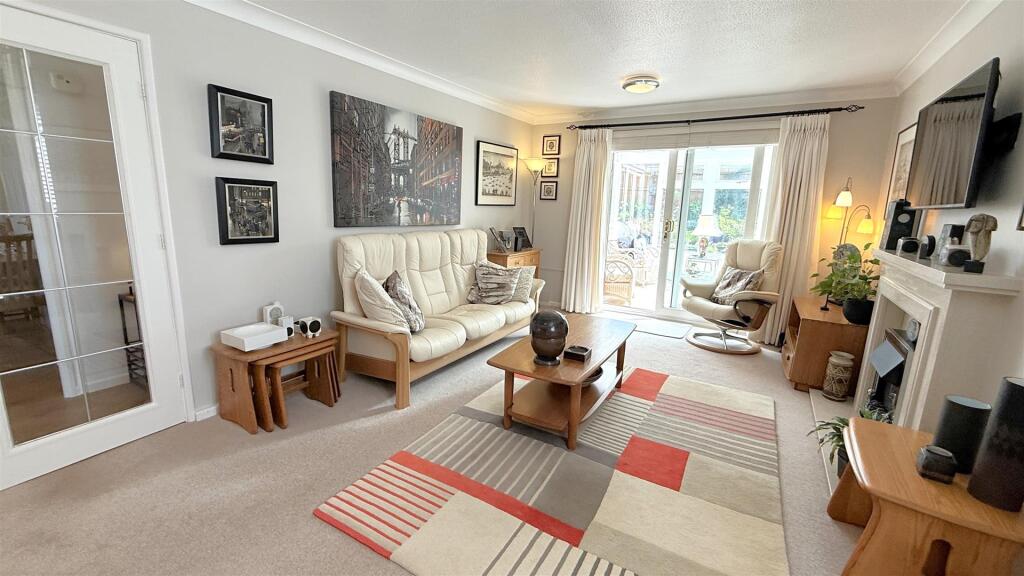 Birch Close, Bournville, Birmingham photo 3