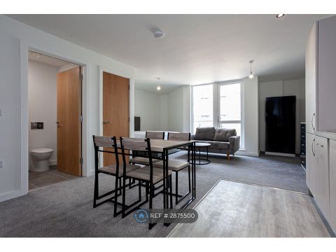 Adelphi St, Salford M3, Studio to rent
