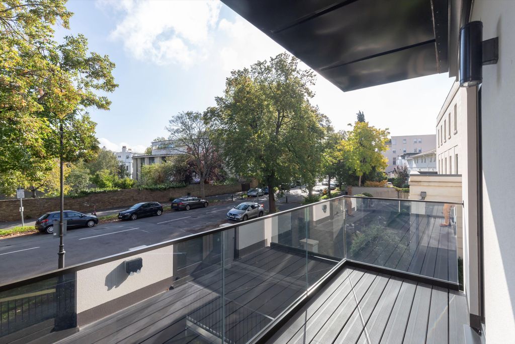 Additional image 8 of 3 bed flat for saleParabola Road, Cheltenham, Gloucestershire GL50