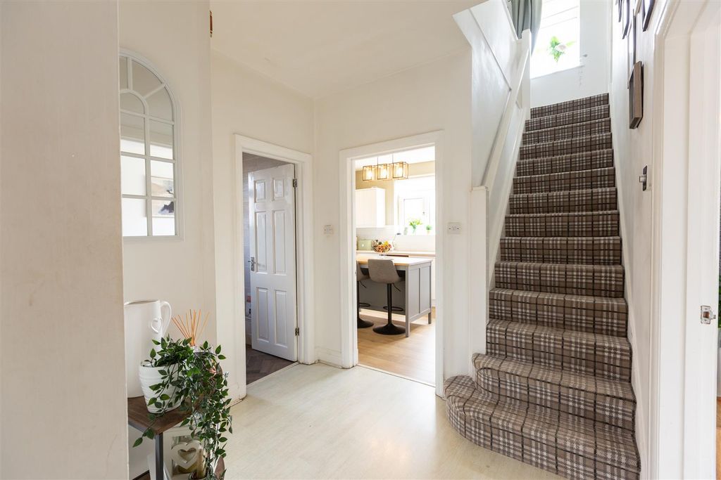 5 bed link detached house for saleParklands View, Sketty, Swansea SA2 photo 3