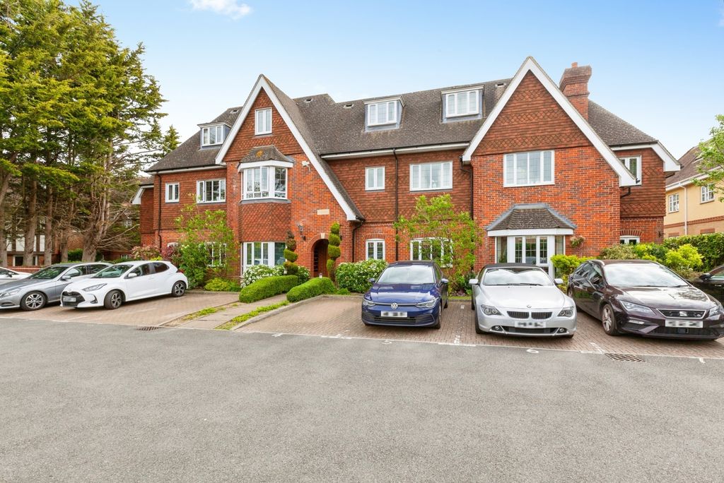 Additional image 24 of 2 bed flat for saleShoppenhangers Road, Maidenhead, Berkshire SL6