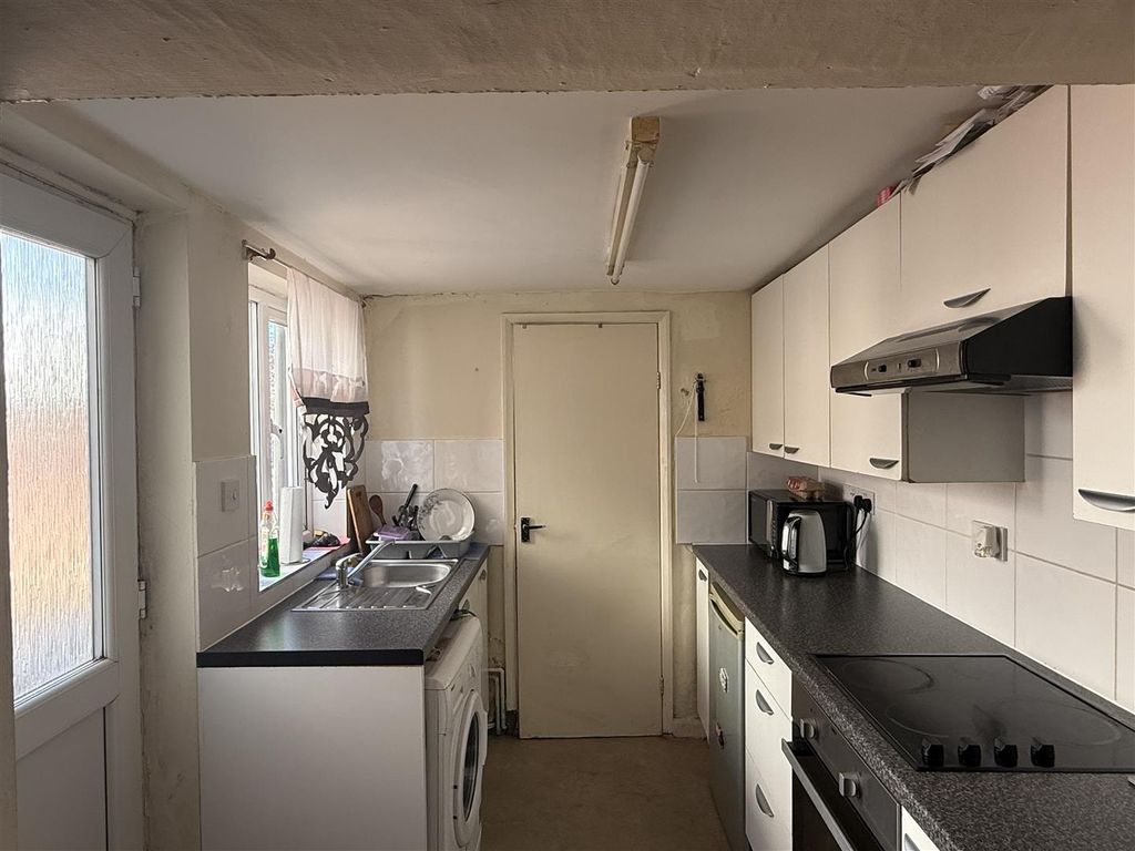 Additional image 4 of 2 bed flat for saleTaverners Road, Peterborough PE1