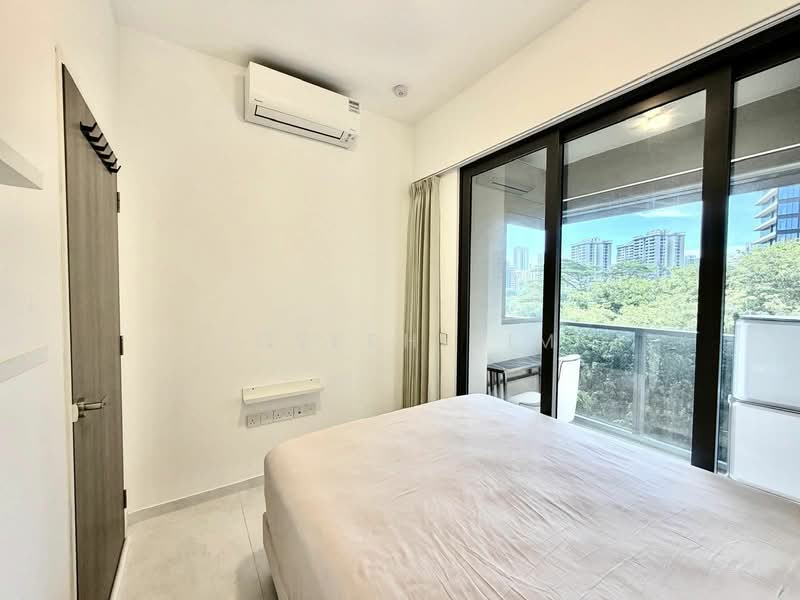 8 Slim Barracks Rise photo 3
