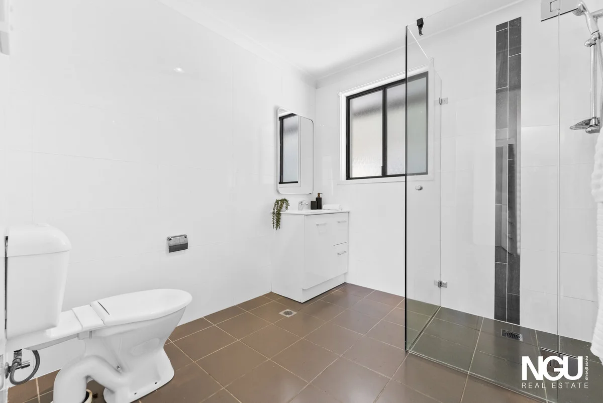 Additional image 11 of 21 & 21A Armstrong Place, Dean Park NSW 2761