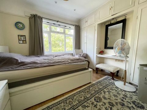 Eastcote Avenue, Greenford UB6, Room to rent