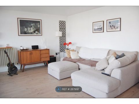 Western Beach Apartments, London E16