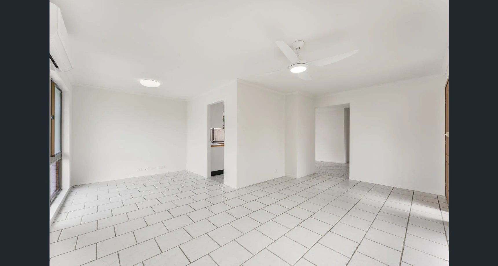 212 HERSES ROAD, Eagleby QLD 4207 photo 3
