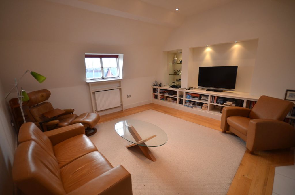 Additional image 3 of 2 bed flat for saleEndless Street, Salisbury, Wiltshire SP1