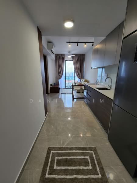 25 Stirling Road photo 3
