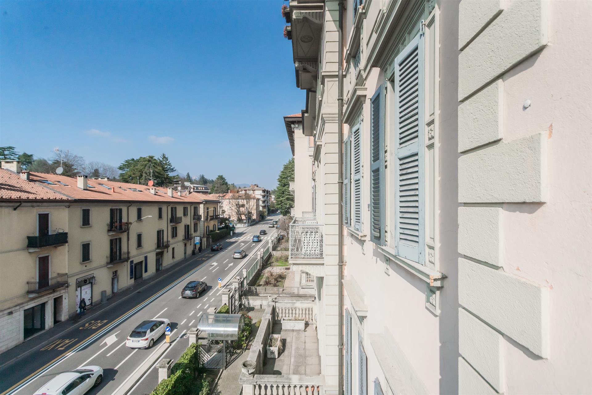 Additional image 11 of Varese