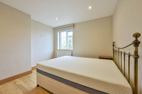 Merton Road, Southfields, London SW18