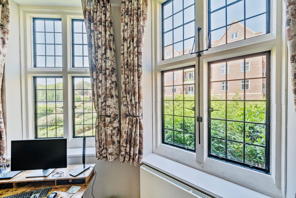 Additional image 16 of 2 bed flat for saleKings Drive, Midhurst GU29