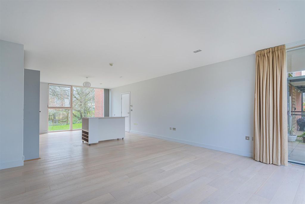 Additional image 16 of 2 bed flat for saleBirch Close, Corsham SN13
