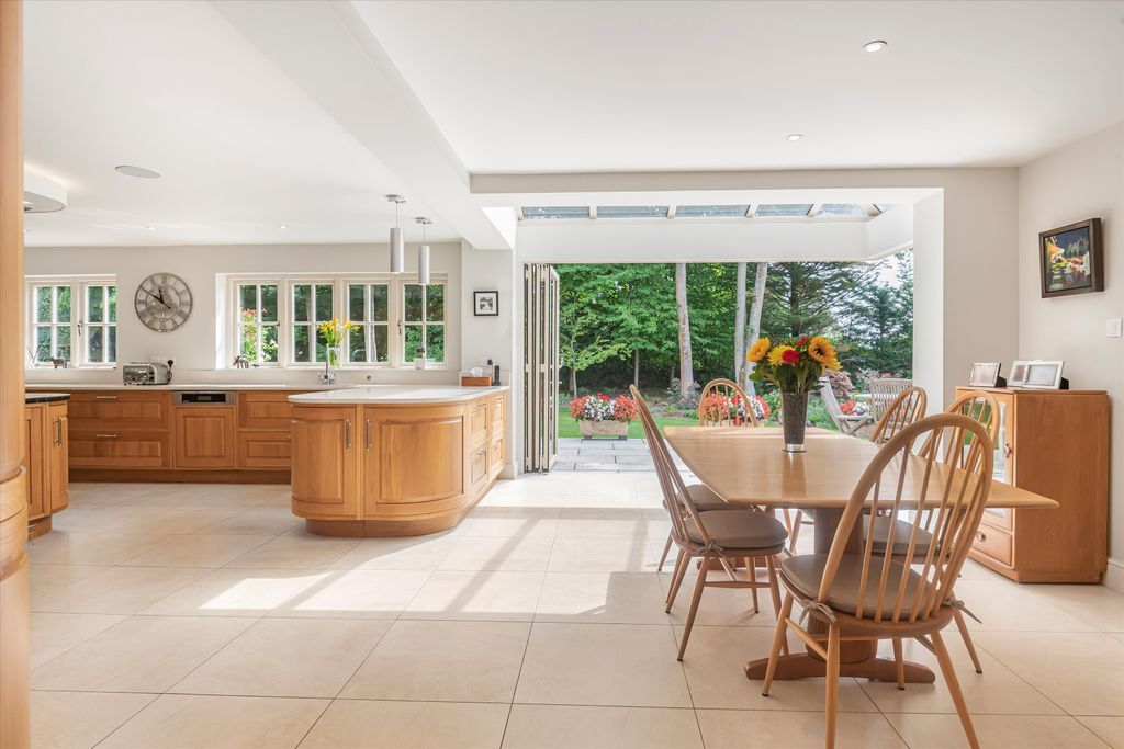 Additional image 6 of 7 bed detached house for saleParkside, Henley-On-Thames, Oxfordshire RG9