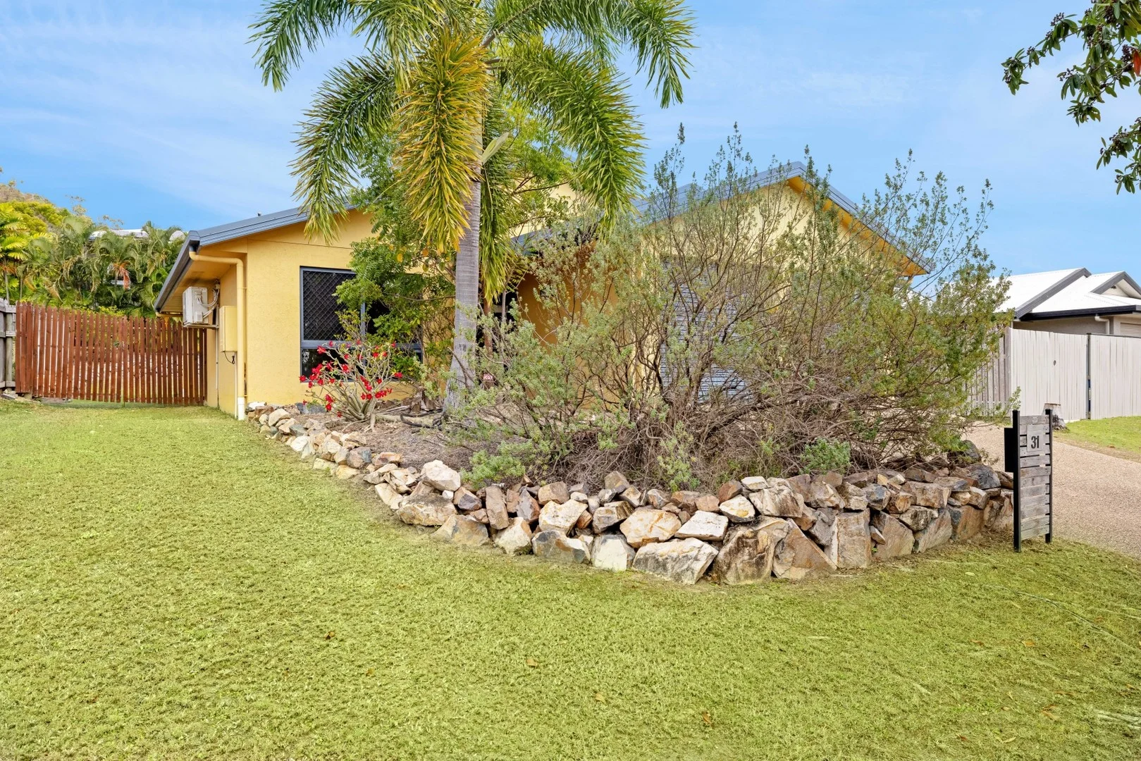 31 Timbury Way, Mount Louisa QLD 4814