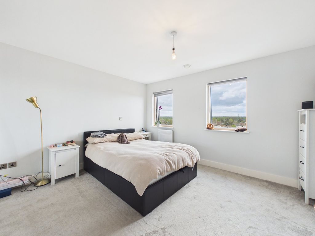 Additional image 15 of 2 bed flat for sale40 Stoke Road, Slough, Berkshire SL2