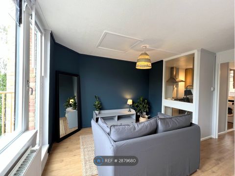 Tavistock Crescent, London W11, Studio to rent