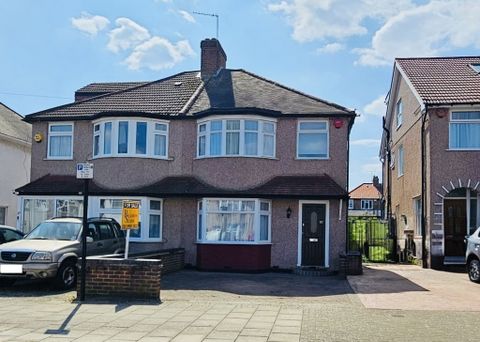 Axholme Avenue, Edgware HA8