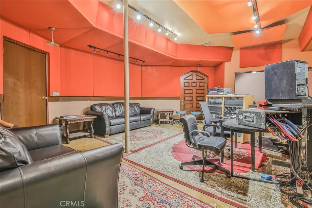 Additional image 80 of 5221 E Beverly Boulevard, Los Angeles, CA 90022