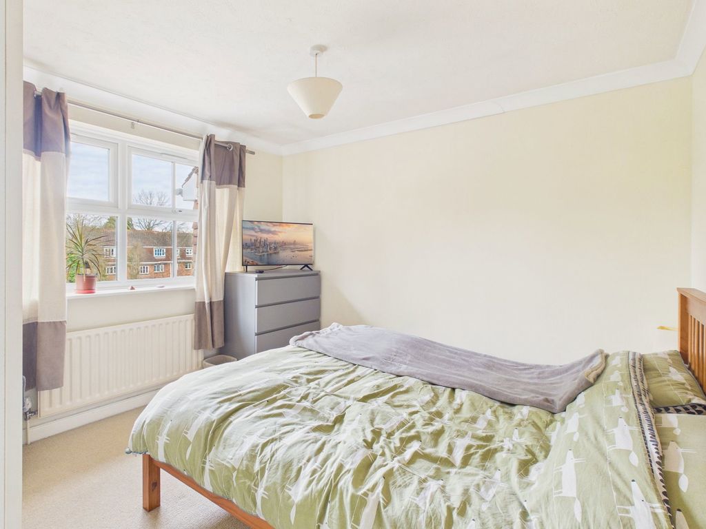 Additional image 3 of 1 bed flat for saleGreenacres, North Parade, Horsham, West Sussex. RH12