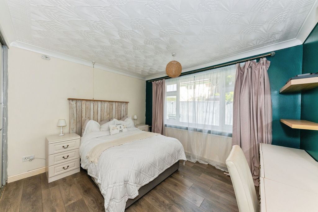 Additional image 11 of 2 bed detached bungalow for saleSea Dyke Way, Grimsby DN36