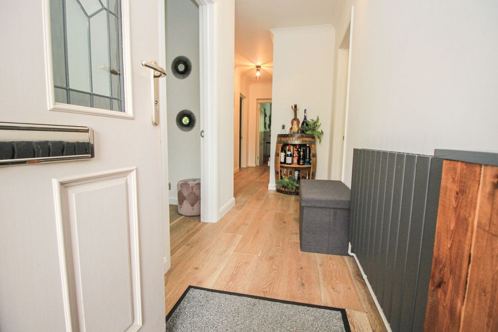 Additional image 9 of 4 bed detached bungalow for saleDell Road, Bitterne Park SO18