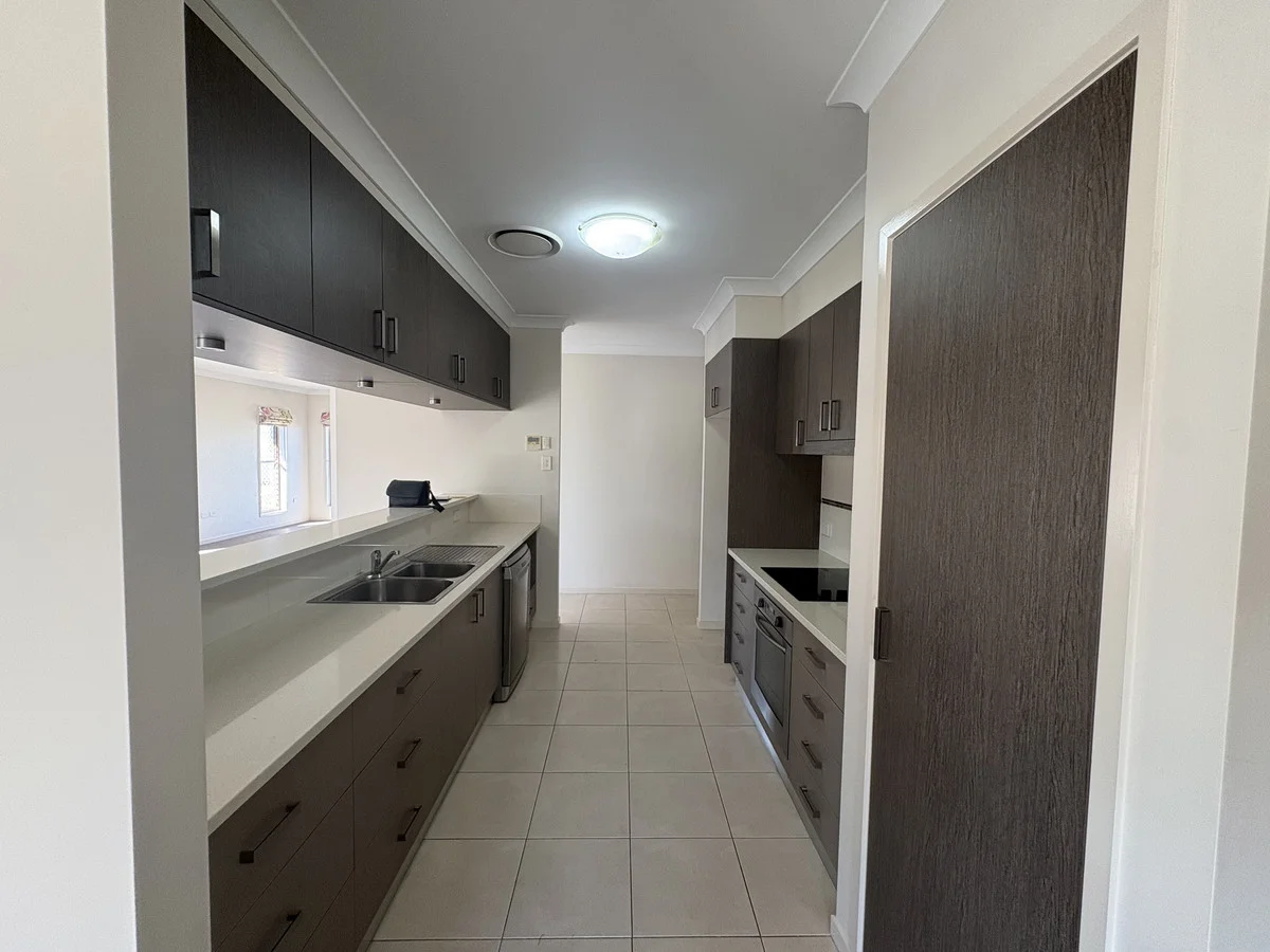 42 Himyar Drive, Warwick QLD 4370 photo 2
