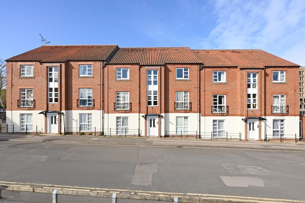 2 bed flat for saleCovent House, George Street, York YO1