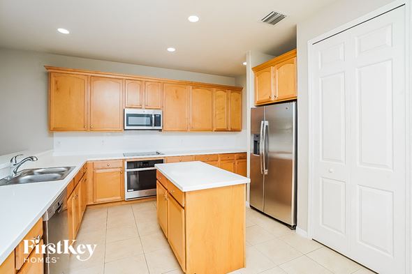 8226 Dunham Station Drive, Tampa, FL, 33647