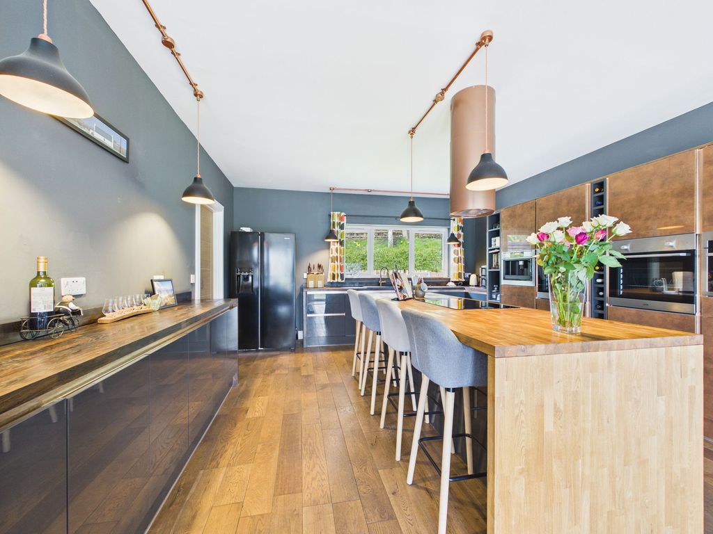 5 bed detached house for saleCastlegate, Lanark ML11 photo 4