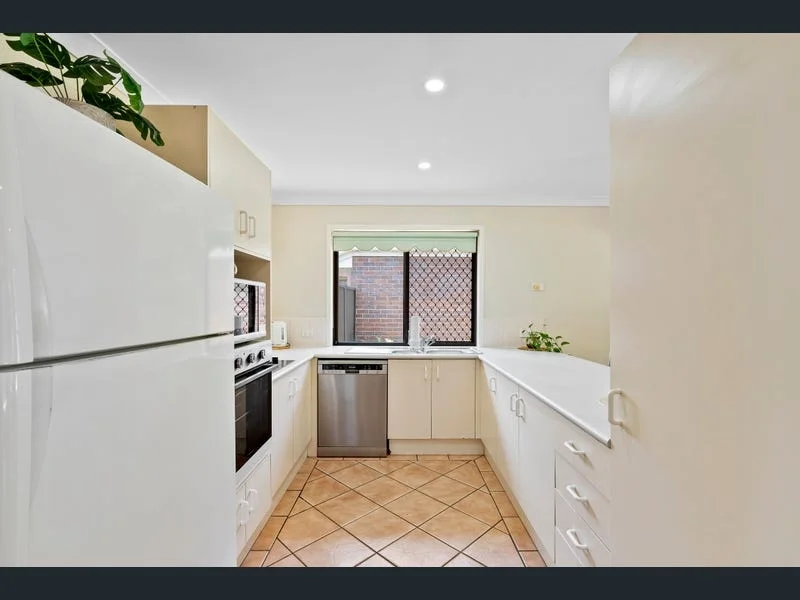Additional image 7 of 33 Cosmos Court, Elanora QLD 4221
