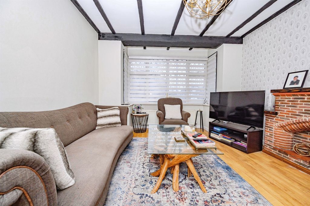 Additional image 3 of 4 bed detached house for saleMarston Gardens, Luton LU2