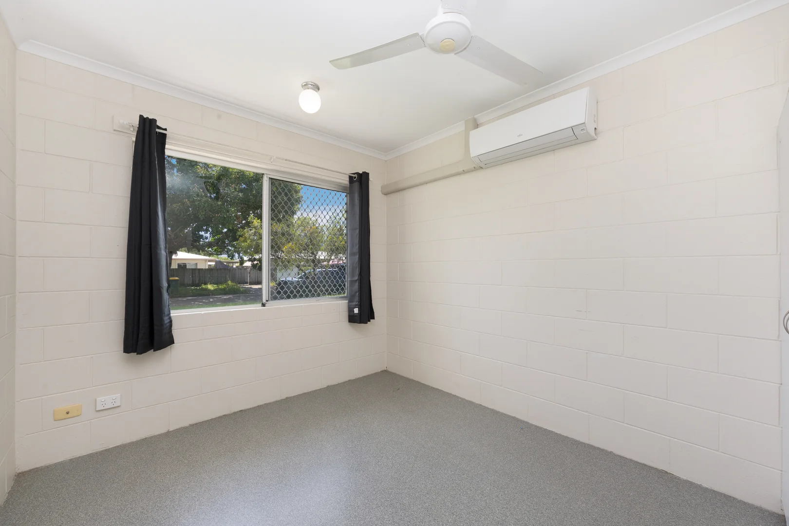 10 Stephanie Street, Rasmussen QLD 4815 photo 4