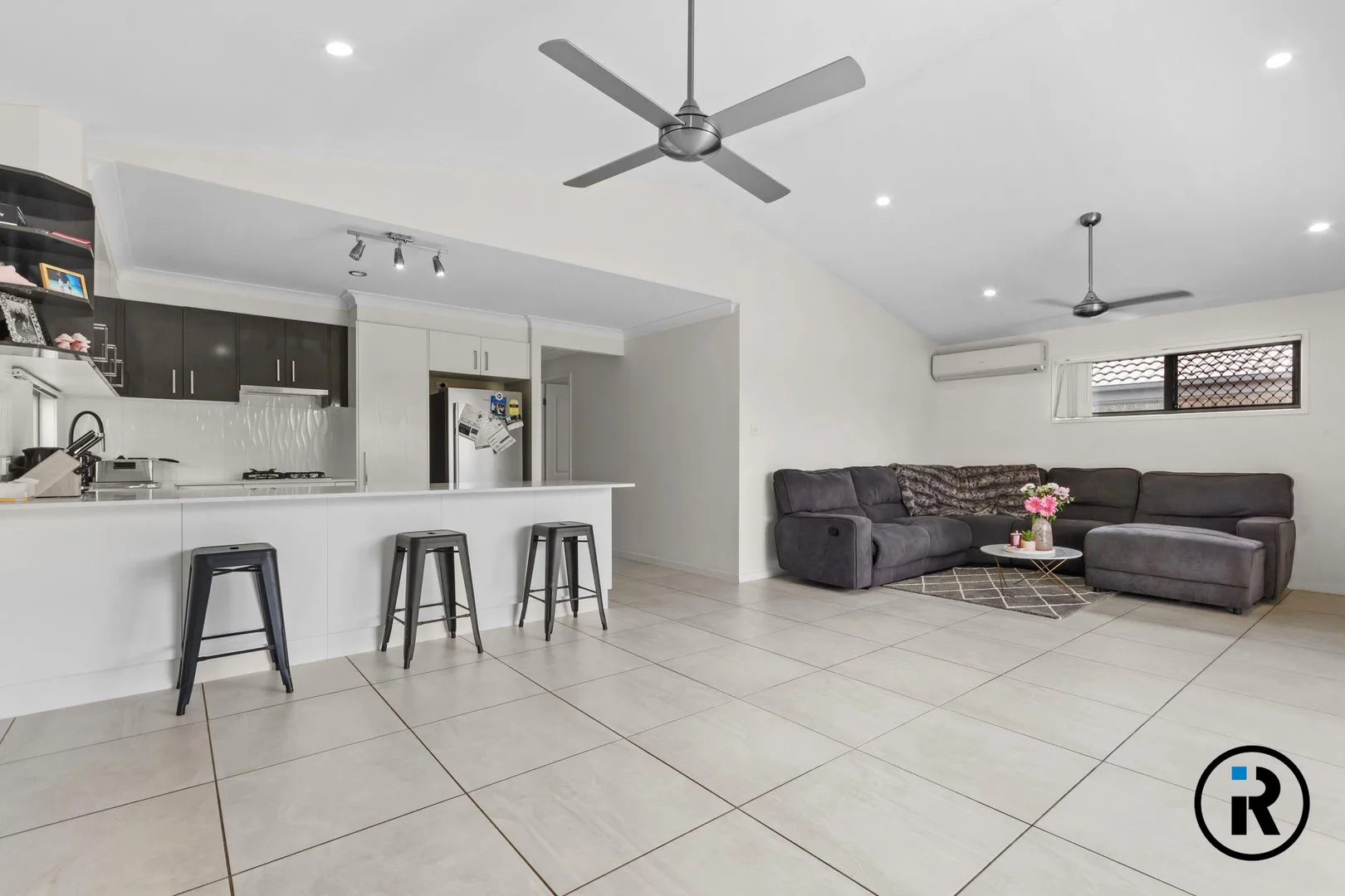 82 Strata Circuit, Yarrabilba QLD 4207 photo 4