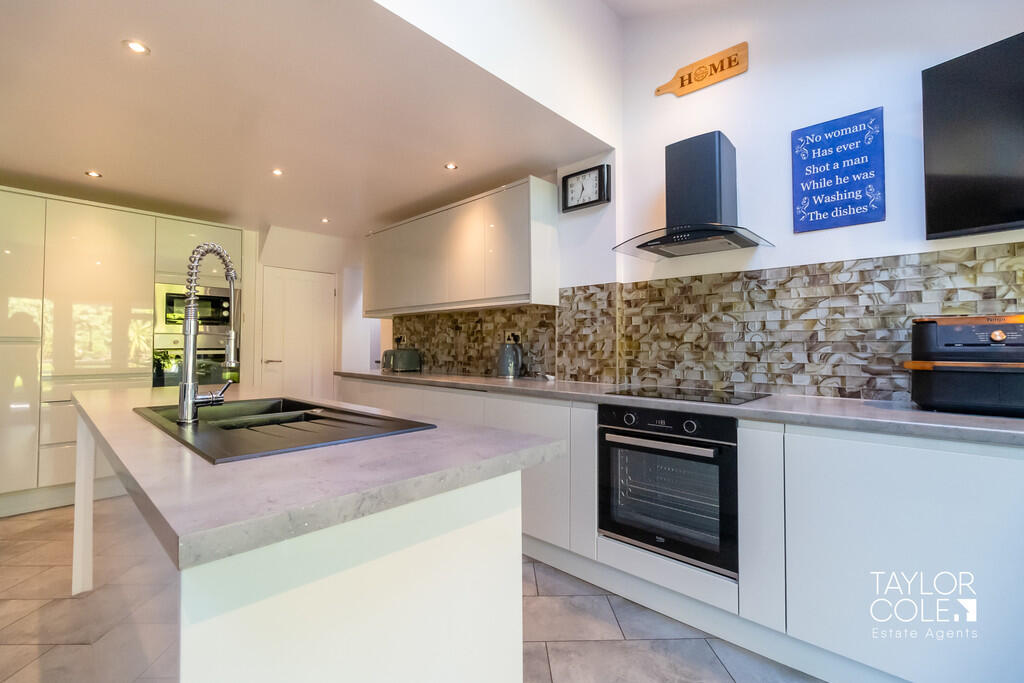 Additional image 9 of Windsor Close, Tamworth