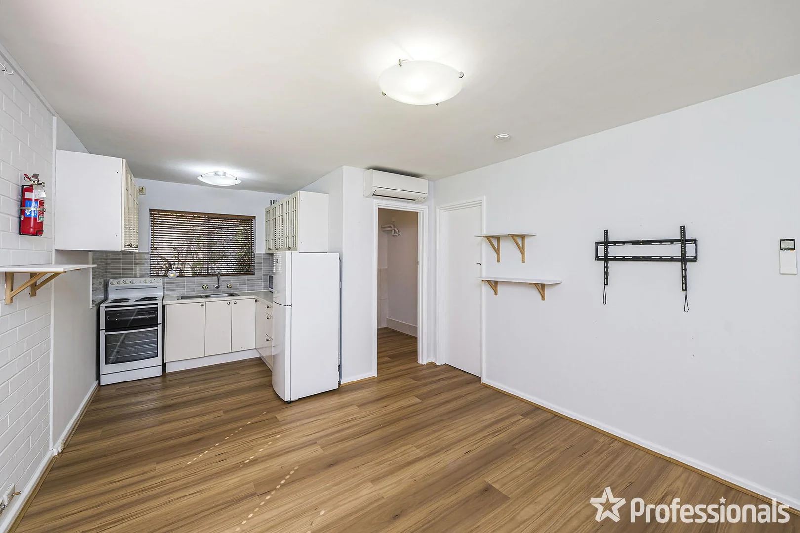 Additional image 6 of 2/57 Tenth Avenue, Inglewood WA 6052
