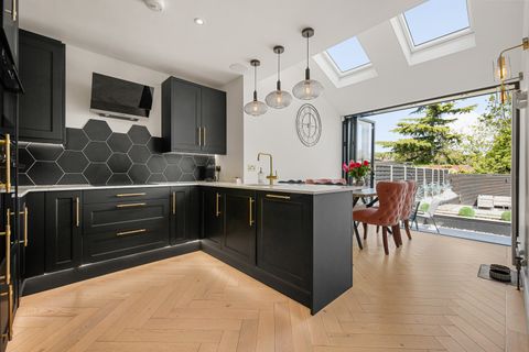 Castleton Avenue, Bexleyheath DA7