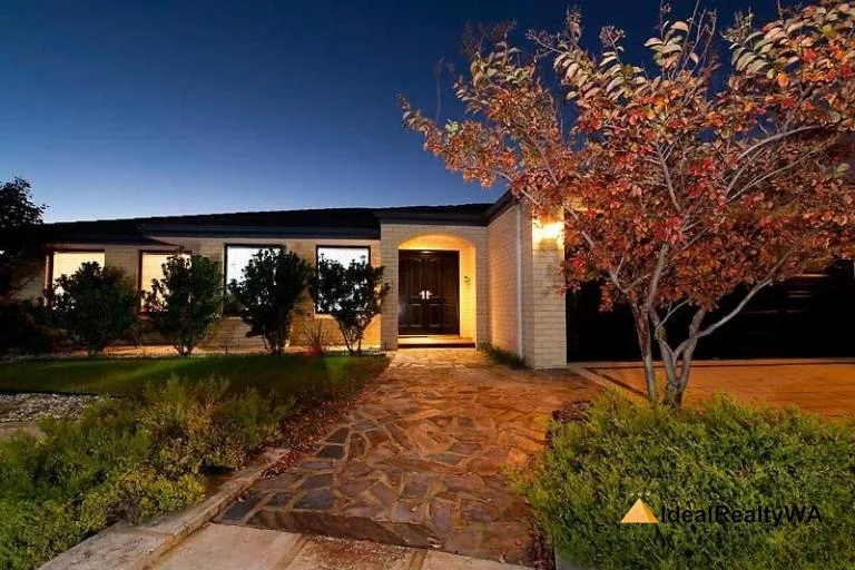 3 Sheriff Circuit, Wattle Grove WA 6107
