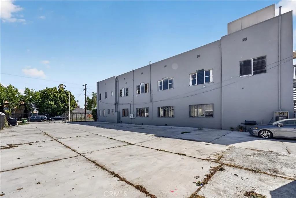 Additional image 83 of 7101 Menlo Ave, Los Angeles, CA 90044