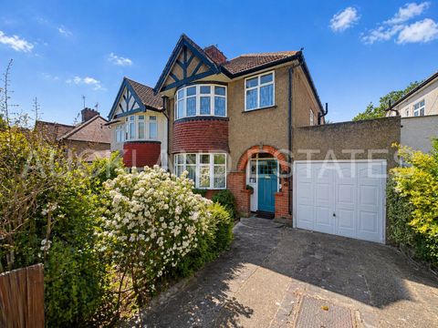 Highlands Road, New Barnet EN5