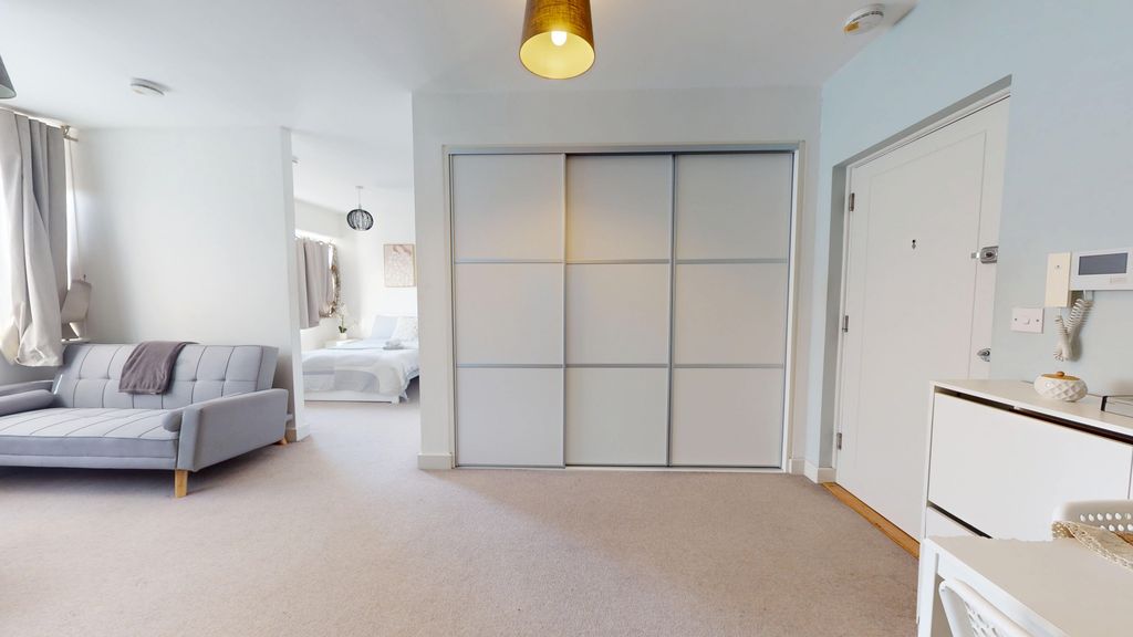 1 bed flat for saleTrinity Court, Between Towns Road OX4