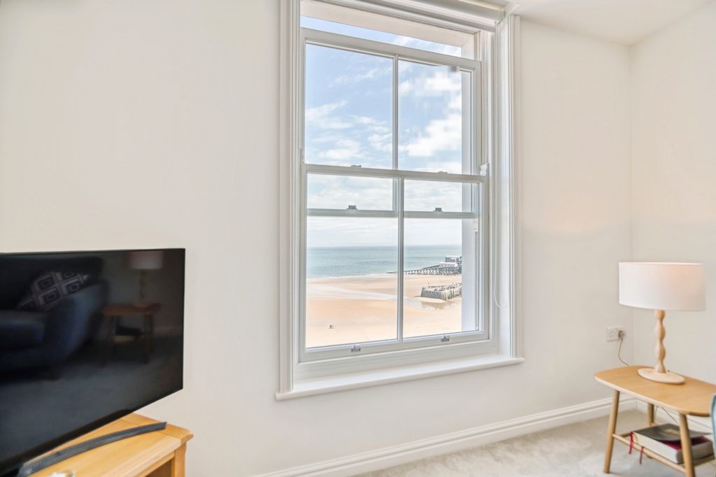 Additional image 8 of 2 bed flat for saleWhite Lion Street, Tenby SA70