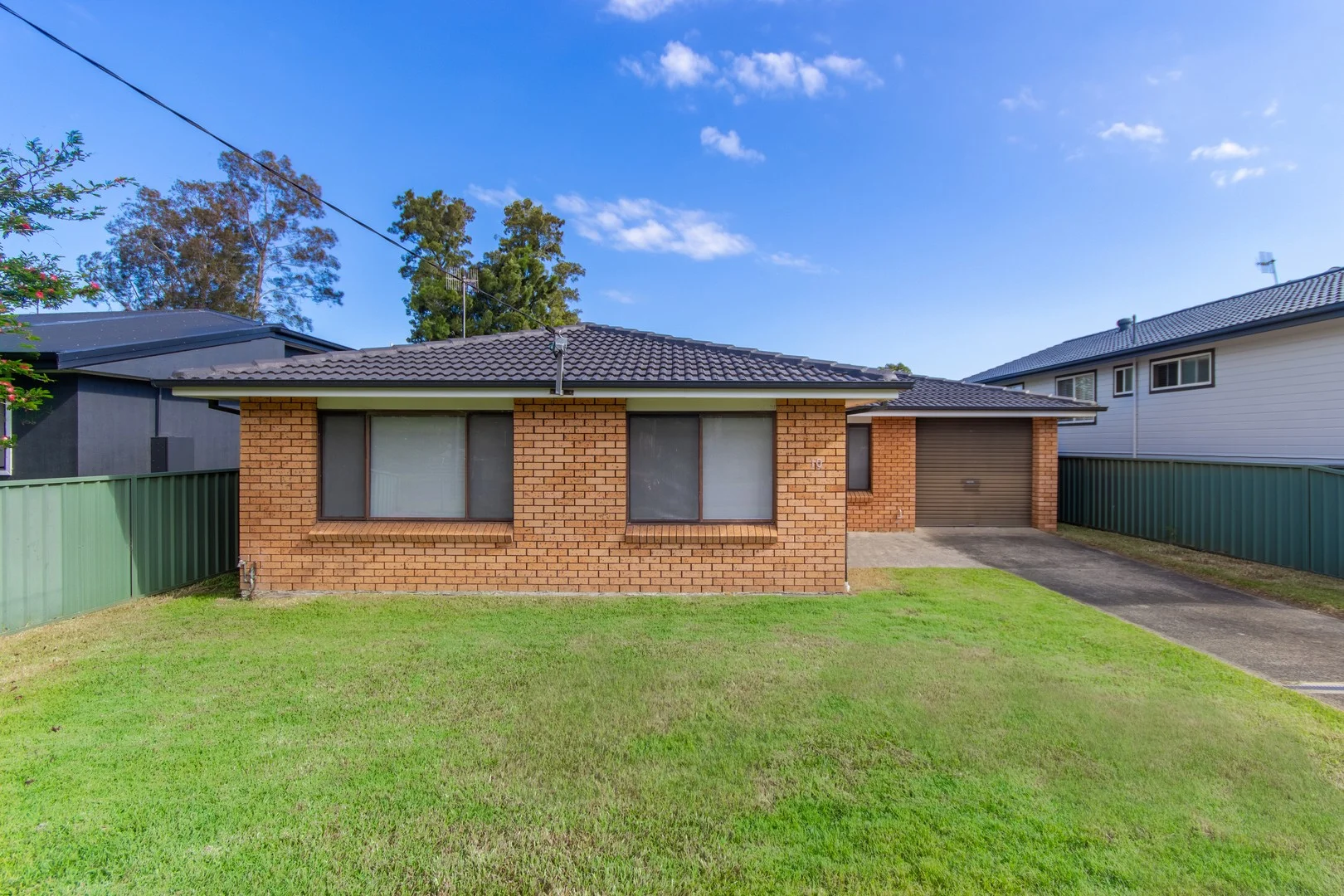 10 Albatross Road, Berkeley Vale NSW 2261