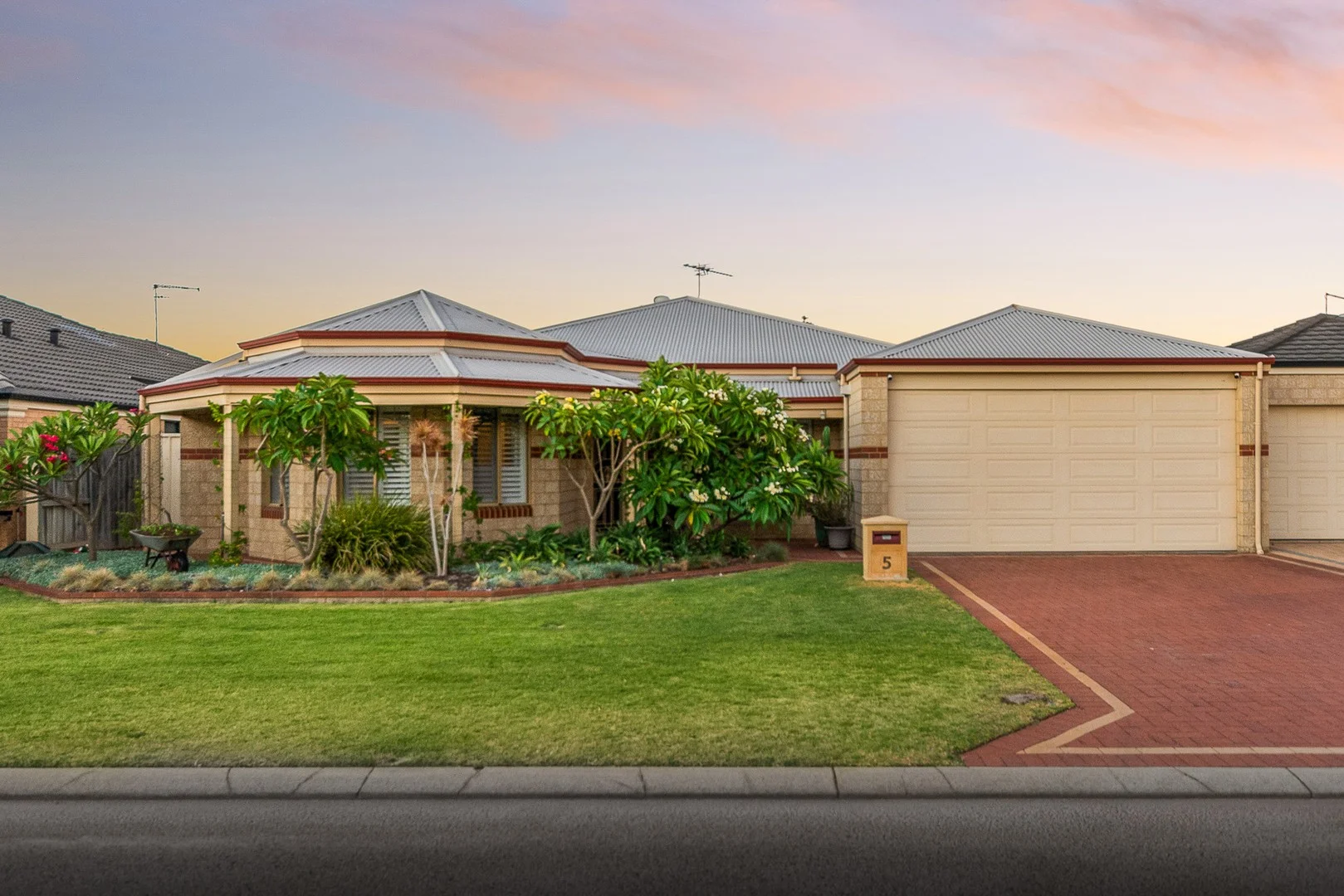 5 Boyle Avenue, Rockingham WA 6168