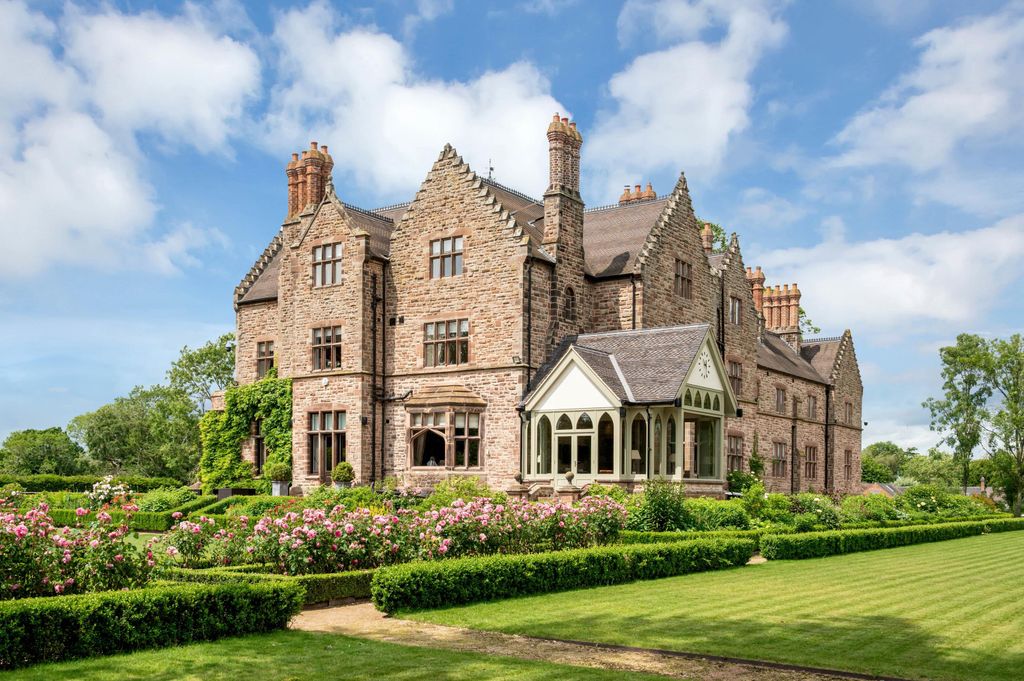 10 bed detached house for saleLittle Onn, Stafford, Staffordshire ST20